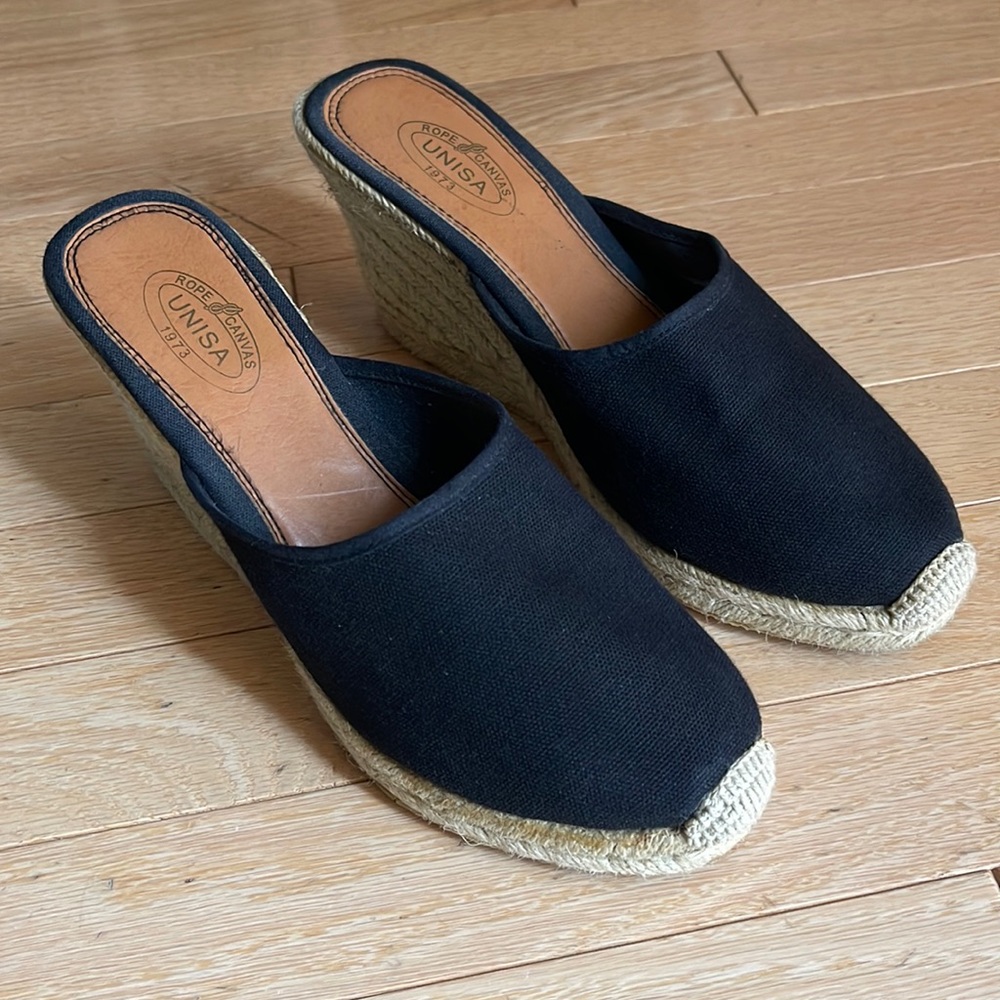 Black canvas wedges